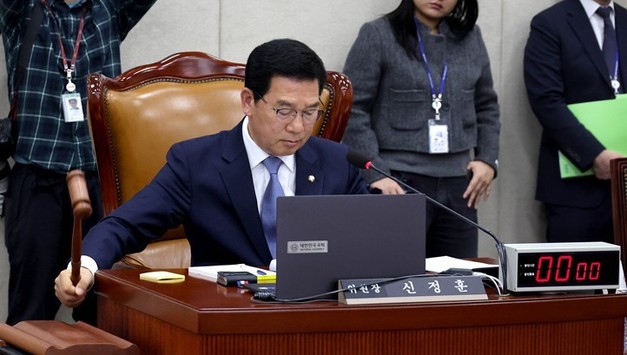 정치 표현 규제 논란… 옥외광고물법 개정안 단독 처리 후폭풍